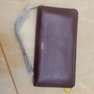 NWT Fossil Logan RFID Maroon Leather Wallet Wristlet